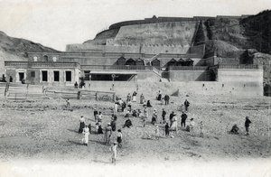 Utsikt over stranden i Mesnil Val (Mesnil-Val) med kasino og terrasser, Postkort Manche Normandy fra begynnelsen av det 20. århundre av Unknown photographer