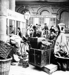 passasjerer som fører tilsyn med veiing av bagasjen i Gare de Lyon i Paris, på tidspunktet for Det andre imperiet i Frankrike av Unknown photographer