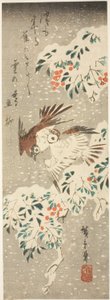 Sparrows flirter om snødekte Nandina mens mer snø faller av Utagawa Hiroshige