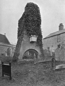 En grav over bakken, Pinner Churchyard, London, 1924-1926