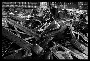 Riving av det sentrale markedet i Paris, i august 1971 (s/hv-bilde) av Victor Baltard