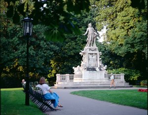 Monument til Mozart, bygget 1896, Burggarten (bilde) av Victor Tilgner