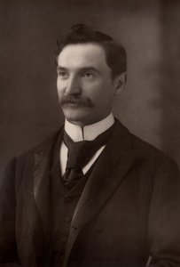""Solomon Joseph Solomon (1860-1927) engelsk portrett- og veggmaler. I første verdenskrig introduserte han bruken av kamuflasje i den britiske hæren. (woodburytype)