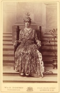 [Sarah Bernhardt som keiserinne Theodora i Sardous «Theodora»]