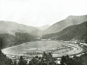 Race Course fra Morrisons Hill, Hong Kong, 1895. av W and S Ltd