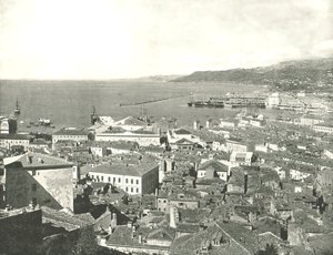 By og havn, Trieste, Italia, 1895. av W and S Ltd