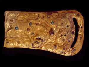 Kinesisk kunst: beltespenne i gull innlagt med edelstener. Det vestlige Han-dynastiet (206 f.Kr.-25 e.Kr.). Paris, Cernuschi-museet