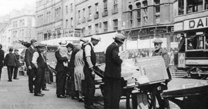 Bokboder på Shoreditch High Street, London, 1926-1927.