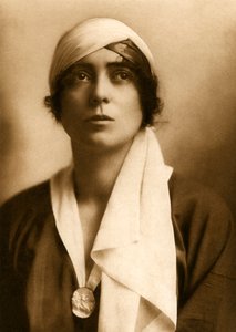 Lady Constance Stewart Richardson, c1913. av White Studios