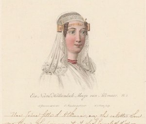 Hodeplagg av en jente fra Alkmaar, 1816 En nord-hollandsk jente fra Alkmaar / Une Jeune d'Alkmaar, avec sa calottes son manteau son ornament et ses Epingles d'or (tittel på objekt)