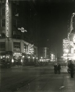48th Street mellom Broadway og Seventh Avenue, 1917 av William Davis Hassler