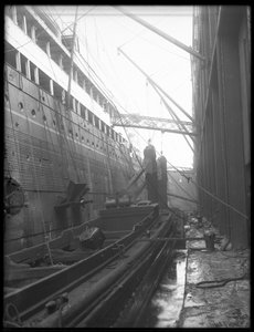 Kølingsdampskip med bærbare bøttetransportører, 1912 bw-foto av William Davis Hassler
