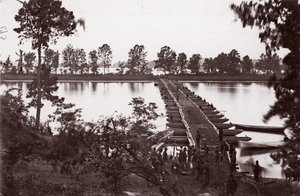 Pontongbro over James River, ca. 1864.