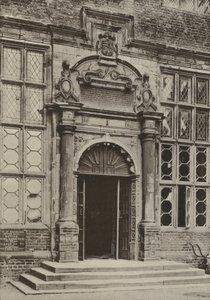 Doorway, Aston Hall, Warwickshire (s/hvitt bilde)