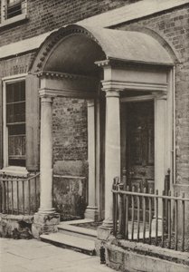 Doorway, The Close, Salisbury, Wilts (s/hv-bilde) av William Galsworthy Davie