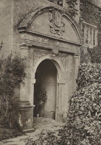 Doorway, The Manor, Upper Swell, Gloucestershire (s/hvitt bilde) av William Galsworthy Davie