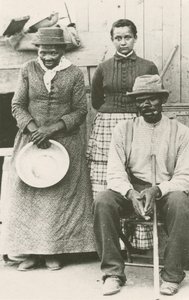 Postkort av Harriet Tubman, Nelson Davis og datteren Gertie, ca. 1887, trykt 1992. av William Haight Cheney