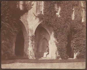 Pastor Calvert Jones i klostergangene i Lacock Abbey av William Henry Fox Talbot