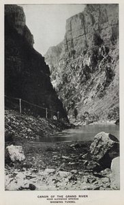 Canyons of Colorado: Canon of the Grand River, nær Glenwood Springs, viser tunnel (s/hv-bilde) av William Henry Jackson