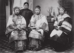 Kinesiske kvinner, ca. 1880 (albumintrykk)