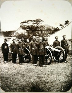 Kinesiske soldater, ca. 1875 (albumintrykk)
