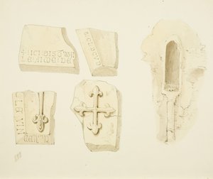 Rester av et monument oppdaget i østmuren, og Piscina i South Aisle, St James