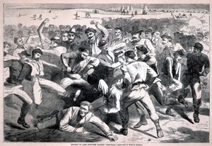 Fridag i leiren - soldater spiller «fotball», fra Harper