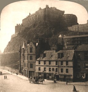 Edinburgh Castle fra Grasmarket, Skottland. av Works and Sun Sculpture Studios