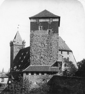 Det femkantede tårnet Funfeckiger Thurm, Kaiserstallung, Nürnberg, Tyskland, ca 1900-tallet. av Wurthle and Sons