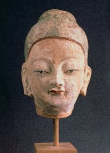 Hodet av en statue av Buddha, fra Bezeklik, 9.-10. århundre (malt leire)