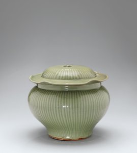 Longquan Celadon ribbet krukke og lokk