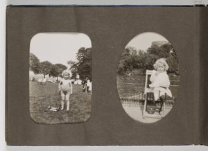 Et 20th Century Family Snapshot-album, ca av Frederick (attr. to) Barnard