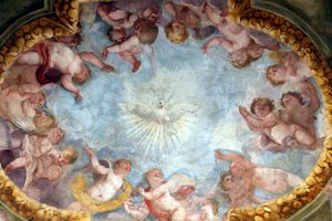 Hellig ånd og engler. Fersk. Santa Maria delle Vigne-basilikaen. Genova. Italia. av . .
