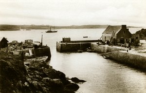 Isle of Ouessant: havnen i Lampaul ved høyvann, rundt 1900-1920 (fotografi) av . .