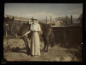 'Madaline Bradbury og Chiketa, St. Barbara', ca 1915 av Frederick (attr. to) Barnard