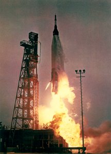 Manned Space Flight, USA, Mercury/Gemini Oppskyting av Atlas-raketten som førte astronauten John Glenn i bane av Frederick (attr. to) Barnard