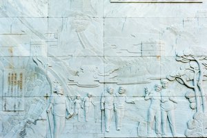 Marmorrelieff som viser mennesker; Stor vegg; Jinshanling delen; Folkerepublikken Kina av Frederick (attr. to) Barnard