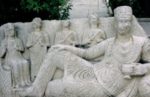 Relieff som viser en palmyrisk familie, sannsynligvis ca. 10.-8. århundre f.Kr. (stein) av Hippolyte Lalaise Devéria