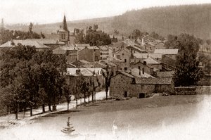 Landsbyen Saint-Bonnet-le-Froid, på begynnelsen av det tjuende århundre (postkort) av . .