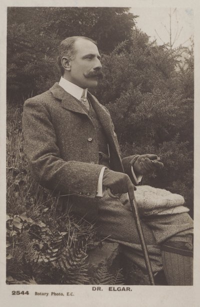 Sir Edward Elgar , engelsk komponist (s/hv-bilde) av (after) English photographer