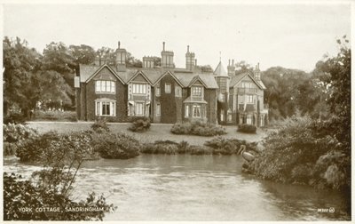 York Cottage, Sandringham (s/hvitt bilde) av (after) English photographer
