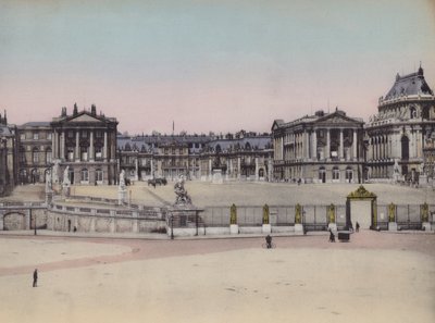 Facade du Chateau, foran slottet (farget bilde) av (after) French Photographer