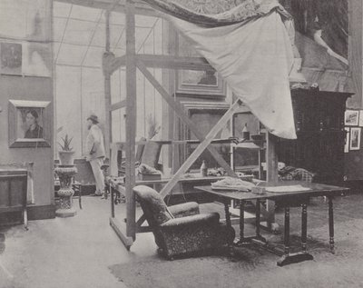 Den franske maleren Paul-Albert Besnard i atelieret hans (s/hv-bilde) av (after) French Photographer