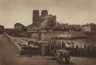 Apsiden til Notre-Dame (s/hvitt-bilde) av (after) French Photographer