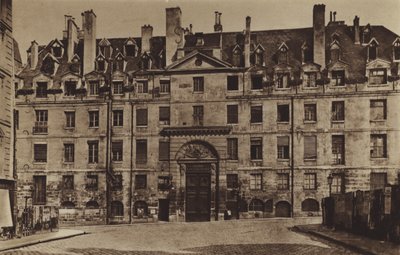 Hovedinngangen til Lycee Louis-le-Grand i 1887 (s/hvitt-bilde) av (after) French Photographer