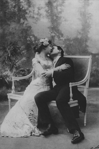 Louise Bignon og Severin (s/hvitt bilde) av (after) French Photographer
