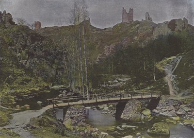 Ruines de Crozant (farget bilde) av (after) French Photographer