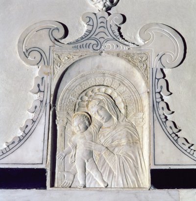 Bas-relieff av en Madonna og barn (marmor) av (attr. to) Donatello