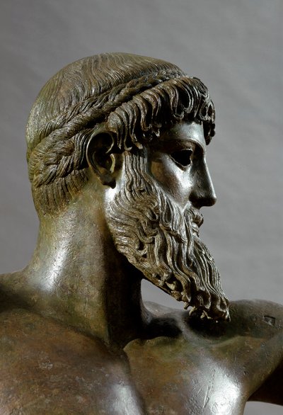 Gresk kunst: "" Poseidon"" (eller Zevs) Detalj. Bronseskulptur tilskrevet billedhugger Kalamis (480-460 f.Kr.) Fra Cape Artemision. Dim. 209 cm Athens, museum for nasjonal arkeologi - gresk kunst: leder av Poseidon (eller Zeus) - Bronse av (attr. to) Kalamis