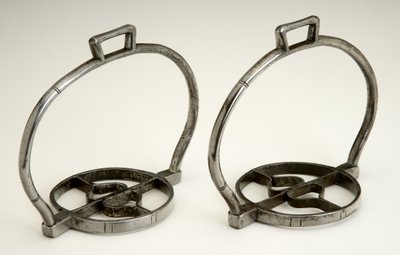 Par stigbøyler, ca. 1525 (jern) av (attr.to) German School